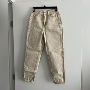 ZARA / HIGH RISE MOM JEANS / KHAKI / SIZE 4